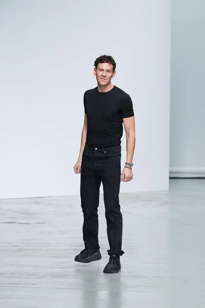 Look 37